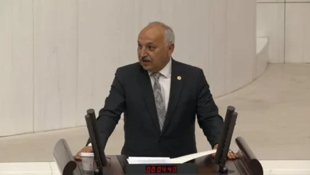 CHP Mersin Milletvekili Talat Dinçer: ‘Siftah yapmadan dükkân kapatan esnafı kaderine terk ettiniz’